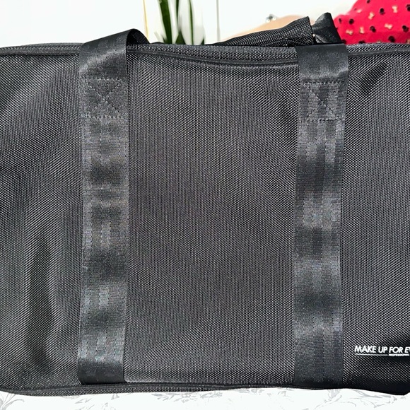 Make up forever make up bag - Picture 3 of 4